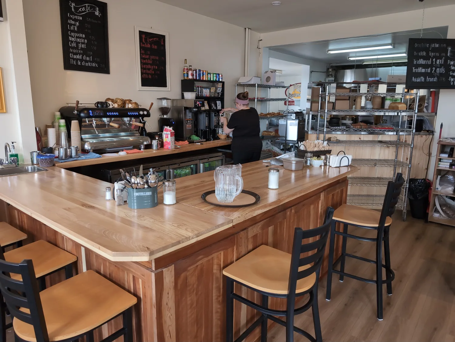 Le comptoir café de Pains d'Exclamation à La Malbaie