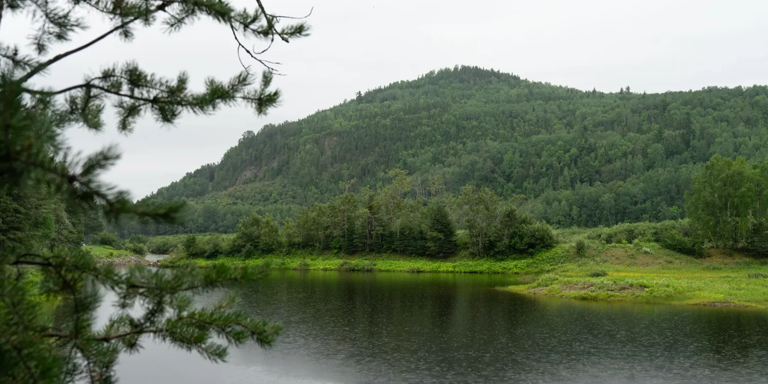 La rivière Malbaie et ses fosses à saumon, dans le secteur de Clermont