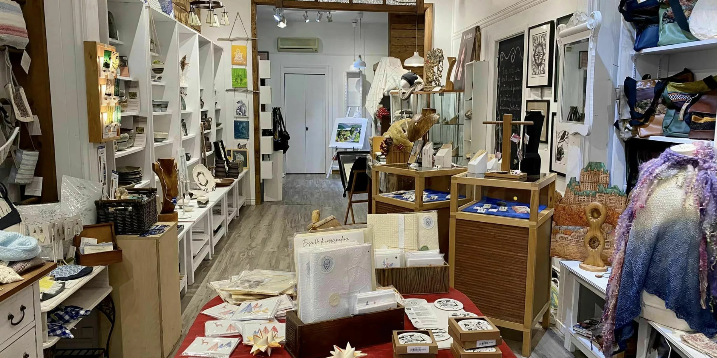 Artisan jewellery at the Boutique métiers d'art de Charlevoix
