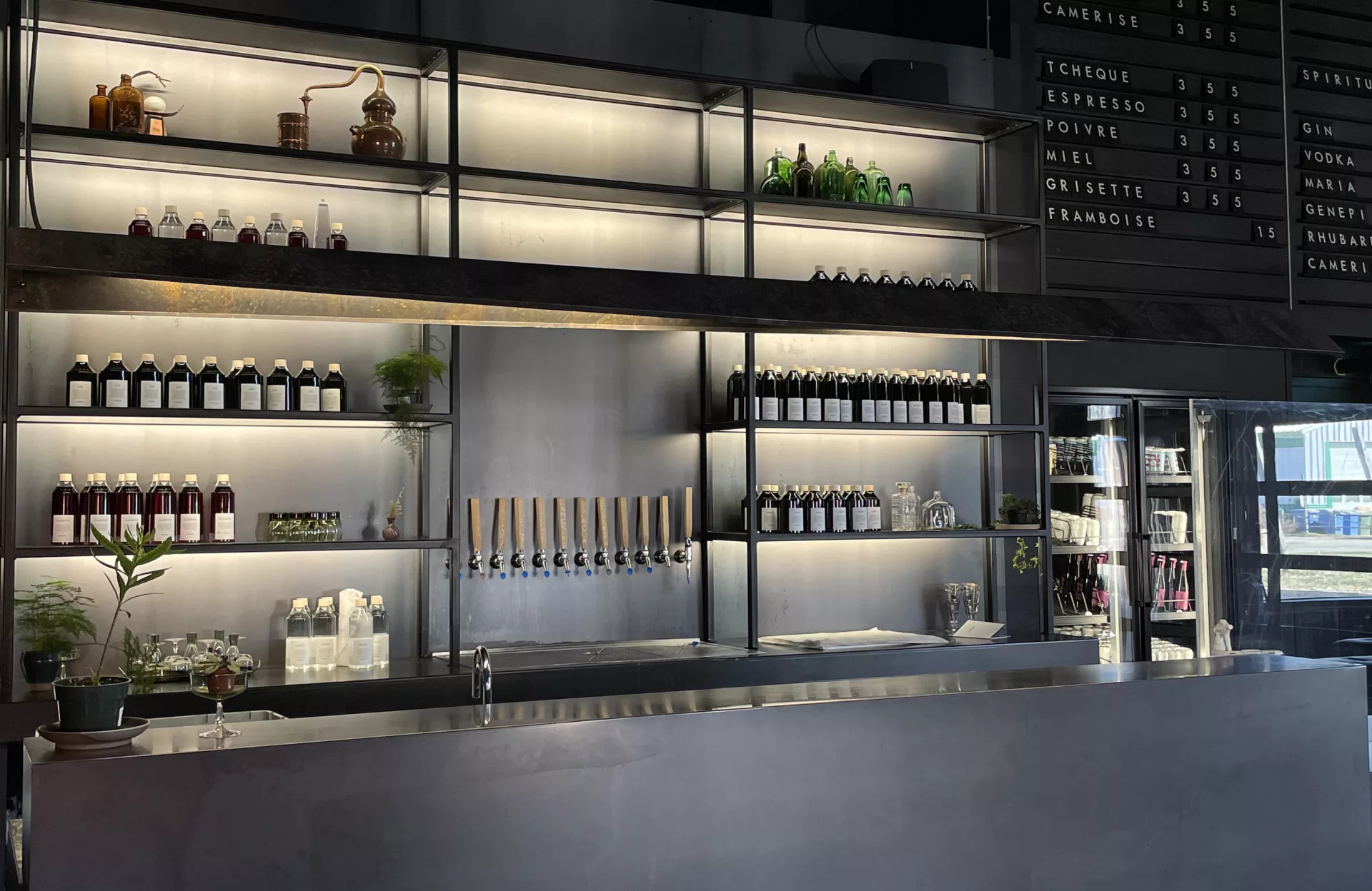 The bar at Menaud, distillery and brewery in Clermont