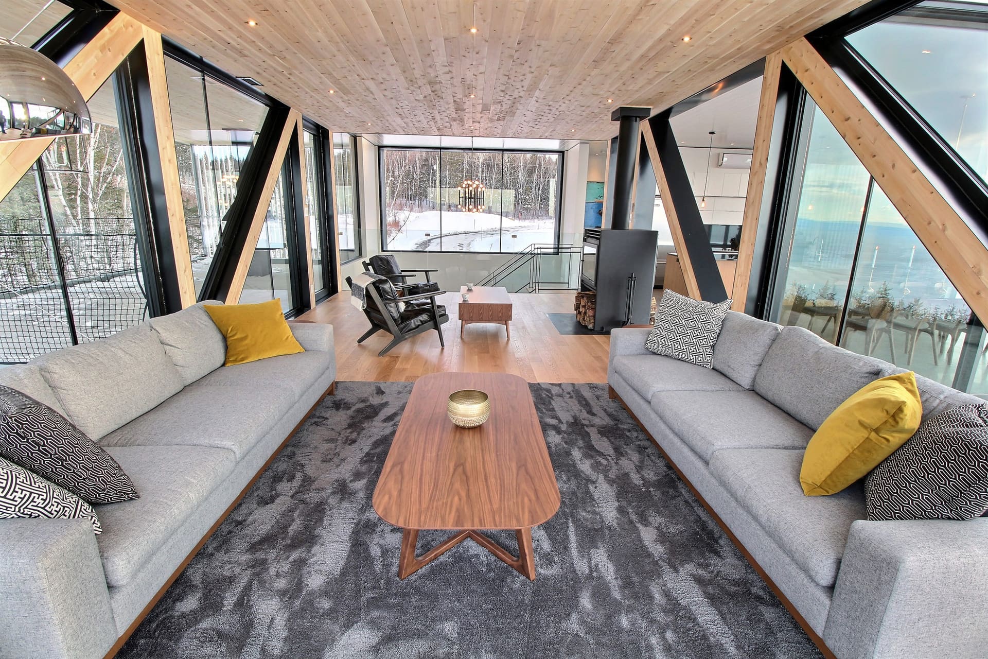Salon avec vue sur l'estuaire du Saint-Laurent, La Blanche, Charlevoix