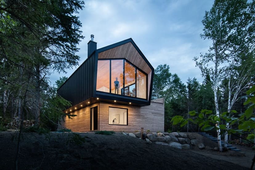 Front exterior of Le Littoral chalet in summer, Charlevoix