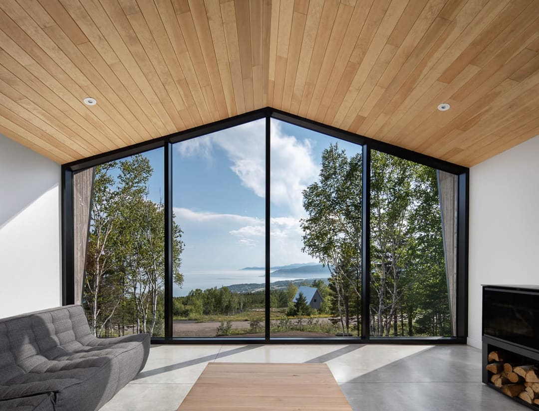 Panoramic living room with bay view, Le Littoral, Charlevoix